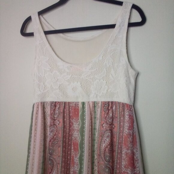 Live To Be Spoiled Dress L Sleeveless High Low Hem Crochet Top Detail Pattern - Picture 5 of 16